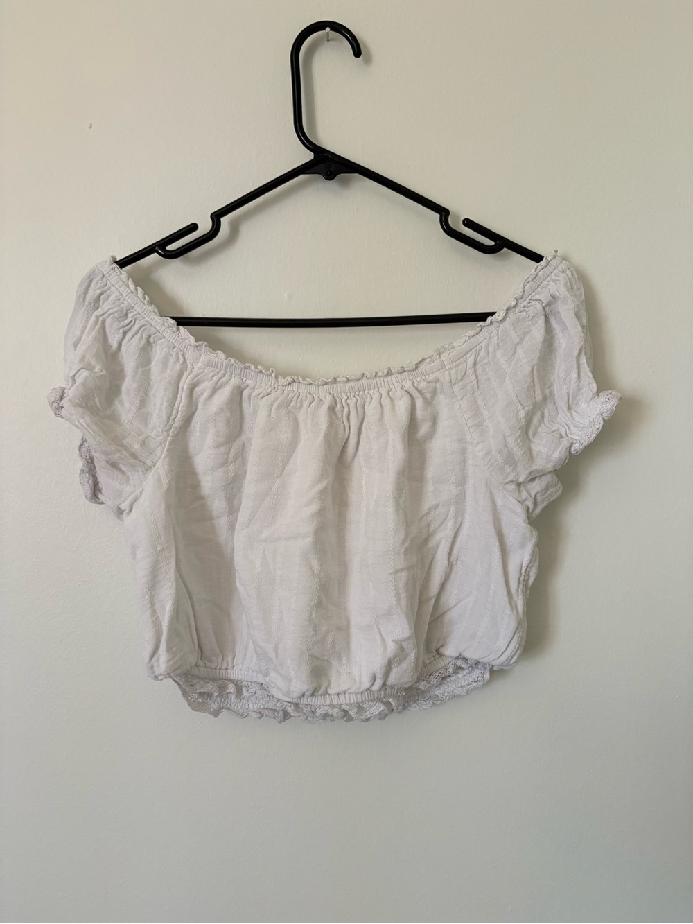 American Eagle Outfitters White Off-Shoulder Crop Top
